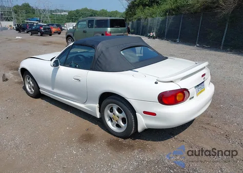 1999 Mazda Mx-5 Miata Leather Pkg/Popular Equipment Pkg/Sports Pkg/Touring Pkg z USA, uszkodzony, nr VIN JM1NB3535X0110704